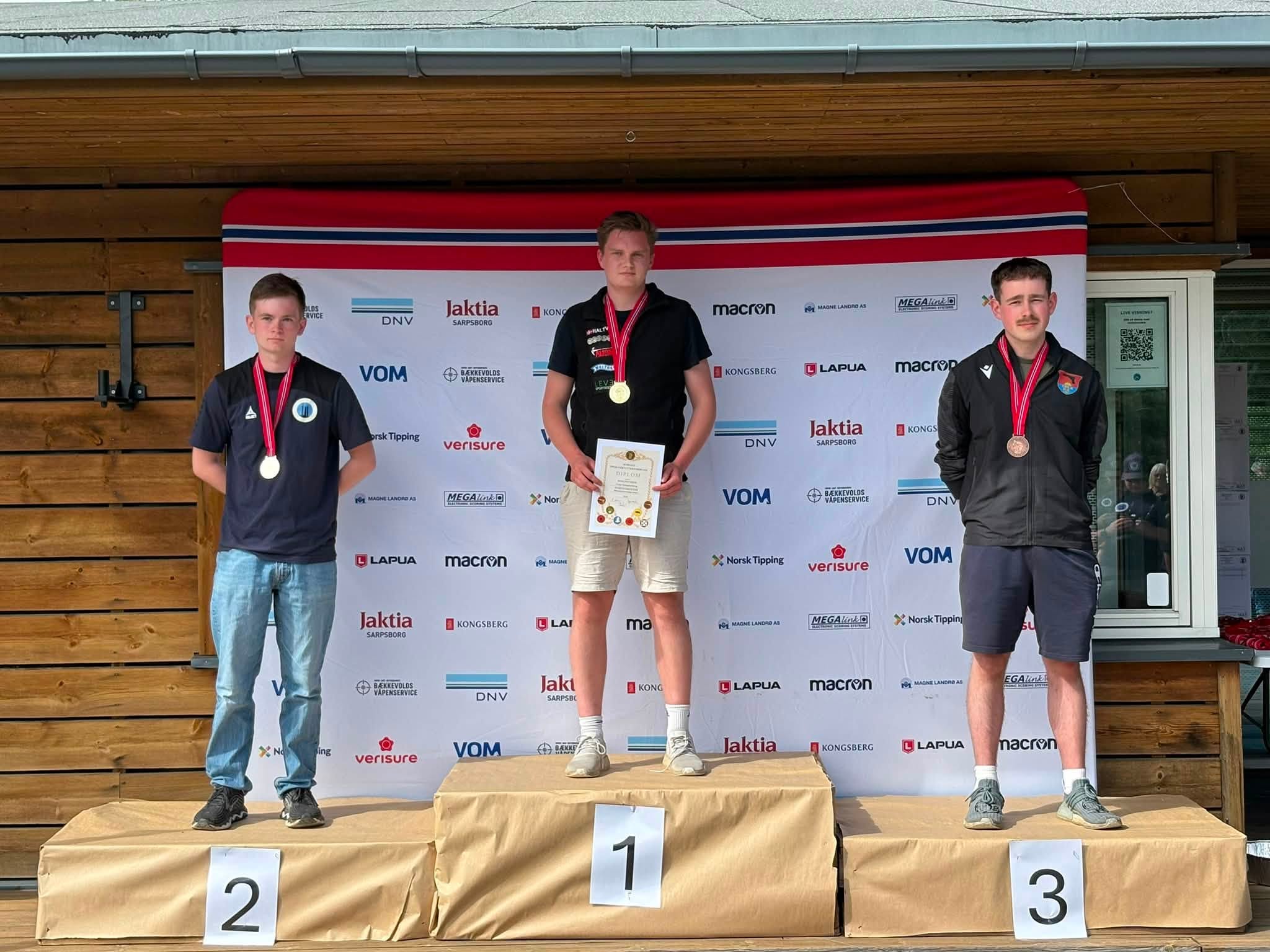 Silhutt Junior