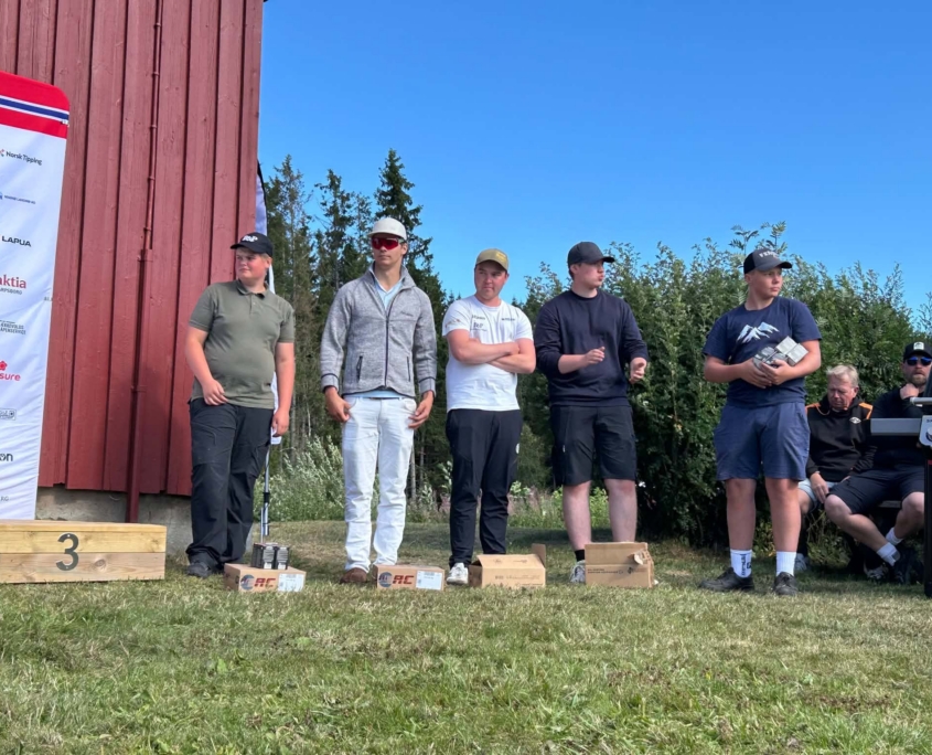 Alle juniorer fikk haglskudd